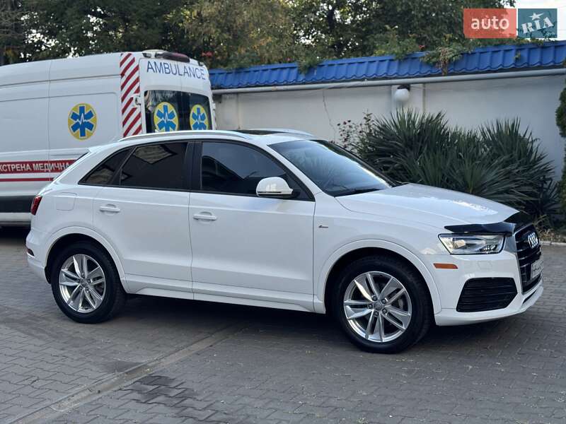 Позашляховик / Кросовер Audi Q3 2017 в Одесі