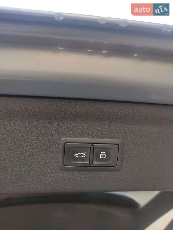 Внедорожник / Кроссовер Audi Q3 2018 в Львове