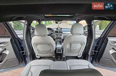 Внедорожник / Кроссовер Audi Q3 2016 в 