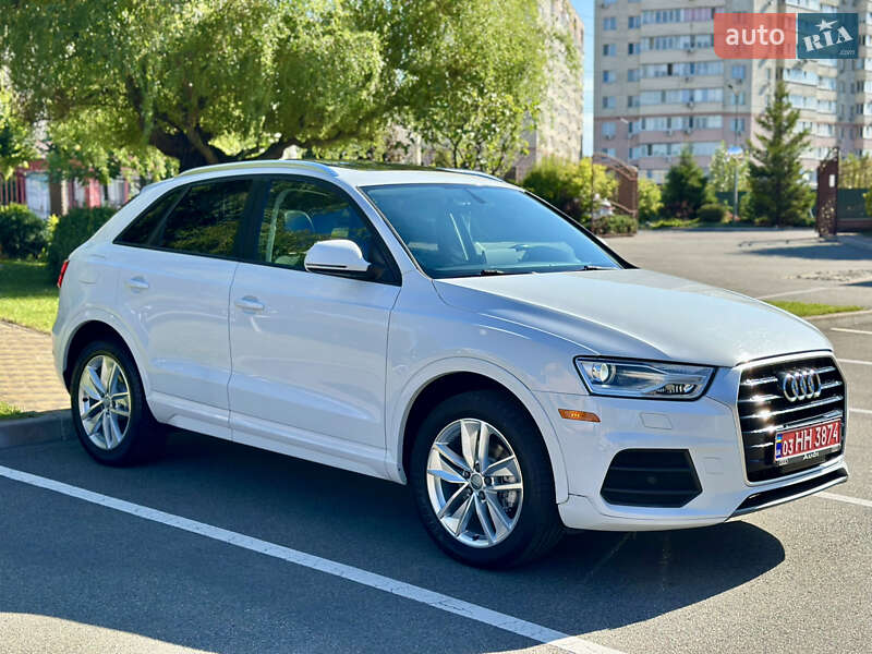 Внедорожник / Кроссовер Audi Q3 2017 в Киеве