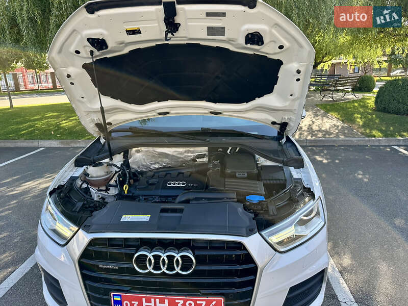 Внедорожник / Кроссовер Audi Q3 2017 в Киеве