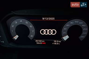 Внедорожник / Кроссовер Audi Q3 2021 в 