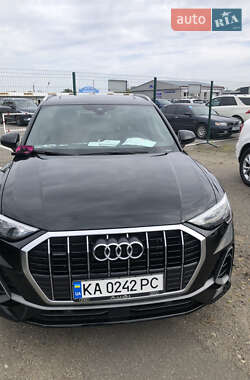 Внедорожник / Кроссовер Audi Q3 2022 в 