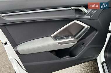 Внедорожник / Кроссовер Audi Q3 2024 в 