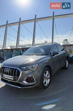 Внедорожник / Кроссовер Audi Q3 2019 в Киеве