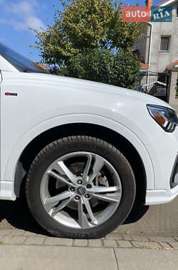 Внедорожник / Кроссовер Audi Q3 2019 в 