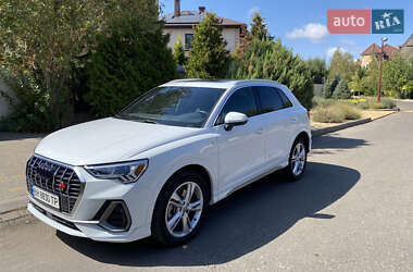 Внедорожник / Кроссовер Audi Q3 2019 в 