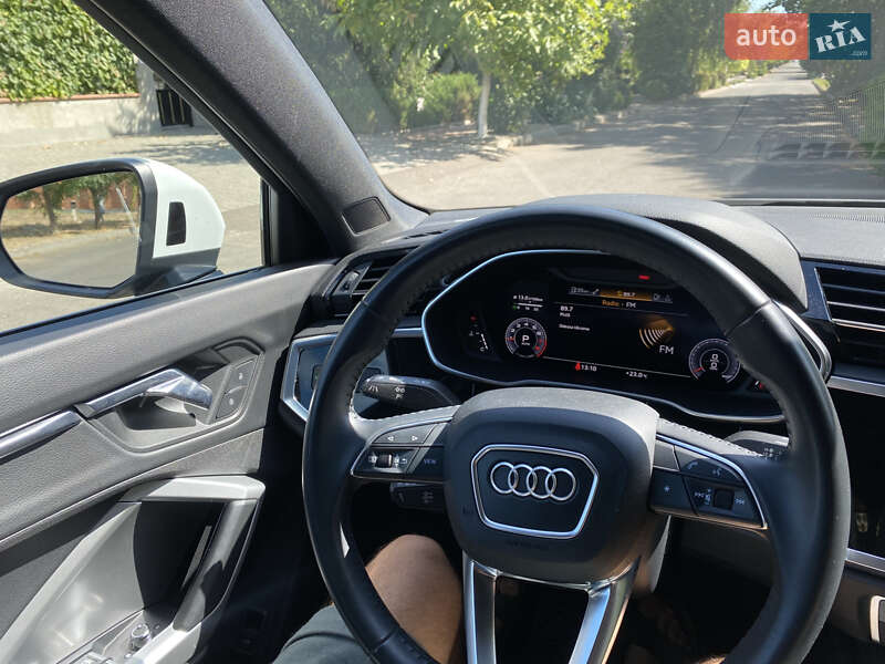 Позашляховик / Кросовер Audi Q3 2019 в Одесі