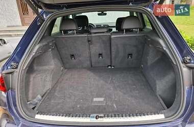 Позашляховик / Кросовер Audi Q3 2021 в 