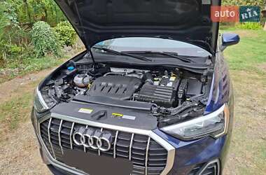 Позашляховик / Кросовер Audi Q3 2021 в 