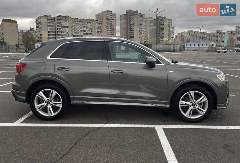 Внедорожник / Кроссовер Audi Q3 2021 в Львове