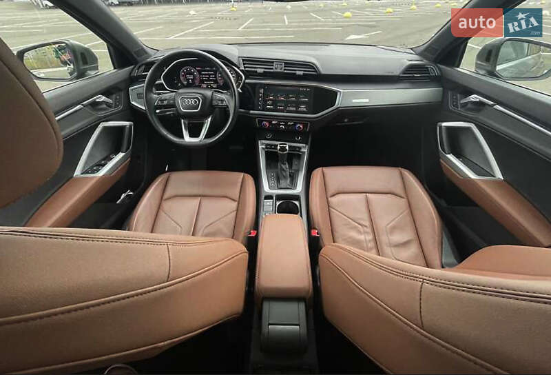 Внедорожник / Кроссовер Audi Q3 2021 в Львове