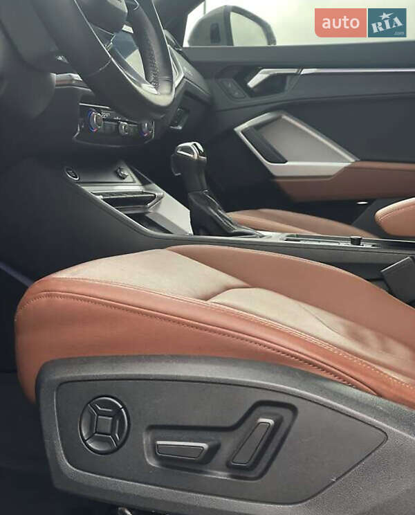 Внедорожник / Кроссовер Audi Q3 2021 в Львове