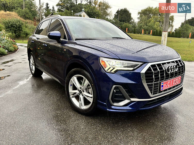 Внедорожник / Кроссовер Audi Q3 2022 в Вышгороде