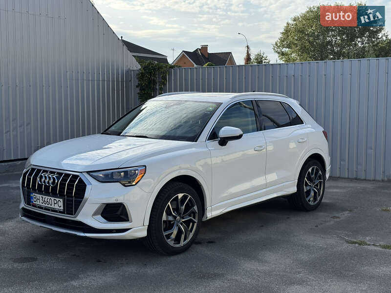 Внедорожник / Кроссовер Audi Q3 2019 в 