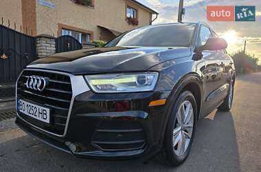 Позашляховик / Кросовер Audi Q3 2017 в 