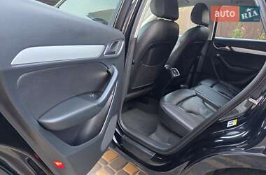 Позашляховик / Кросовер Audi Q3 2017 в 