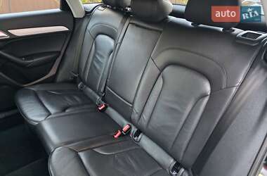 Позашляховик / Кросовер Audi Q3 2017 в 