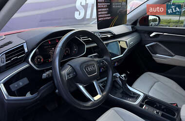 Позашляховик / Кросовер Audi Q3 2021 в 