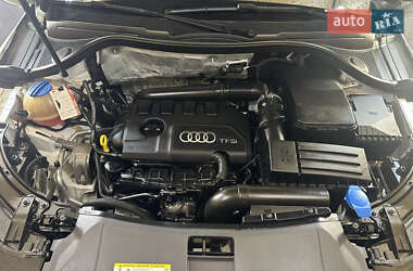 Внедорожник / Кроссовер Audi Q3 2016 в 