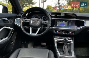 Внедорожник / Кроссовер Audi Q3 2020 в 