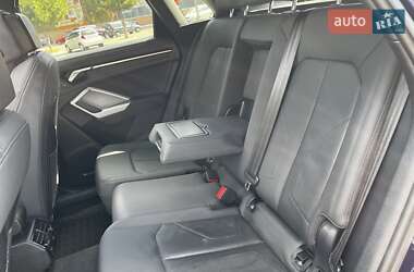 Внедорожник / Кроссовер Audi Q3 2020 в 