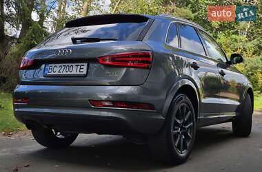 Позашляховик / Кросовер Audi Q3 2015 в 