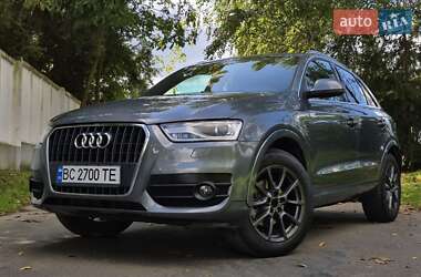 Позашляховик / Кросовер Audi Q3 2015 в 