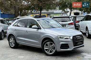 Позашляховик / Кросовер Audi Q3 2017 в 