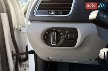 Позашляховик / Кросовер Audi Q3 2015 в 