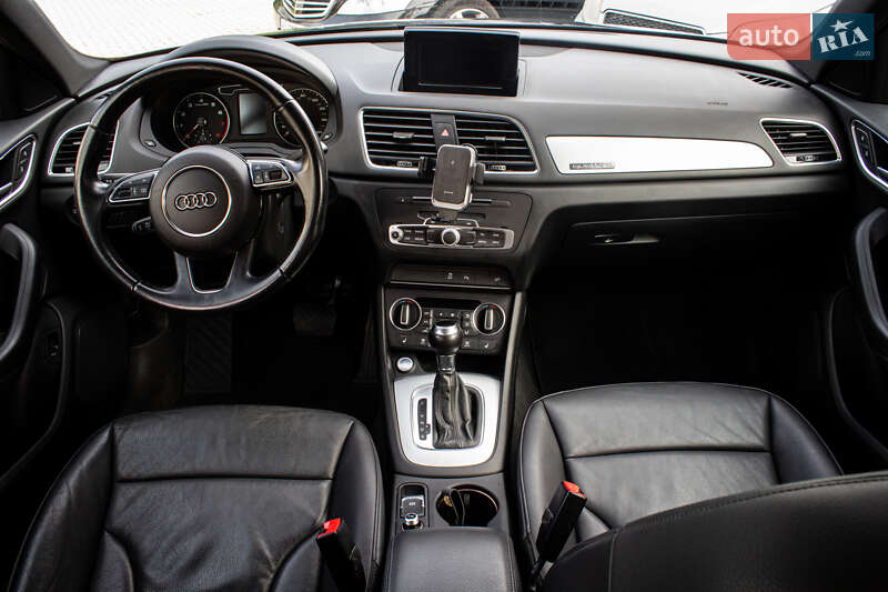 Внедорожник / Кроссовер Audi Q3 2016 в Львове