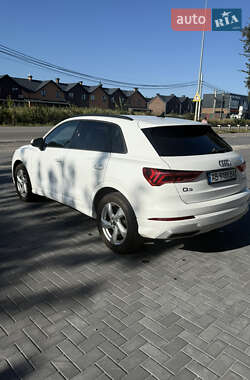 Внедорожник / Кроссовер Audi Q3 2023 в 