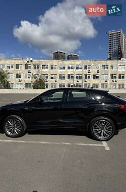 Позашляховик / Кросовер Audi Q3 2024 в 