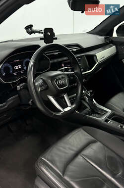 Внедорожник / Кроссовер Audi Q3 2019 в 