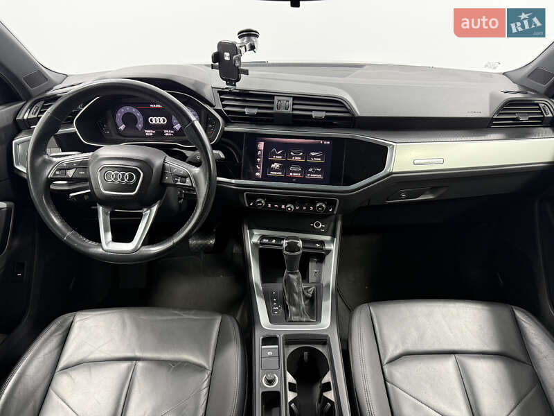 Внедорожник / Кроссовер Audi Q3 2019 в Одессе