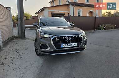 Позашляховик / Кросовер Audi Q3 2021 в 