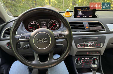 Позашляховик / Кросовер Audi Q3 2016 в 