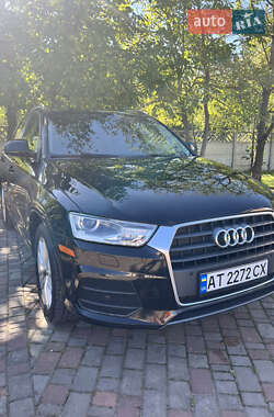Внедорожник / Кроссовер Audi Q3 2016 в 