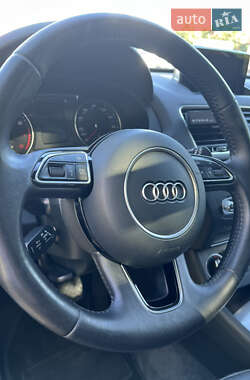 Внедорожник / Кроссовер Audi Q3 2016 в 