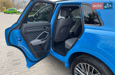 Внедорожник / Кроссовер Audi Q3 2020 в 