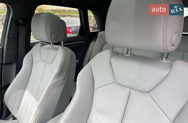 Внедорожник / Кроссовер Audi Q3 2020 в 