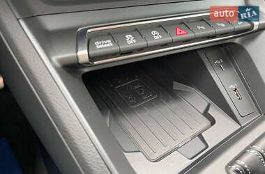 Внедорожник / Кроссовер Audi Q3 2020 в 