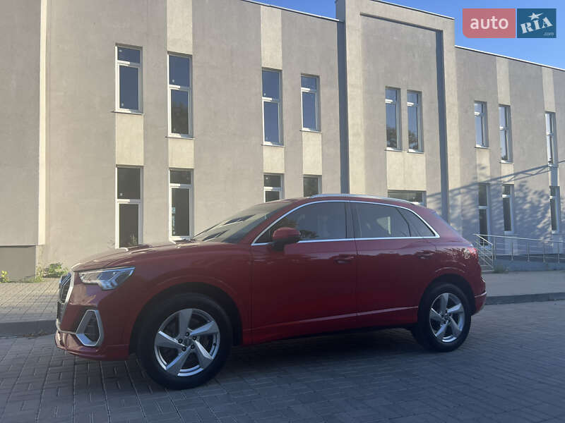 Внедорожник / Кроссовер Audi Q3 2019 в Сумах