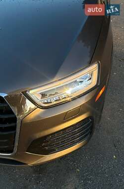 Внедорожник / Кроссовер Audi Q3 2017 в 