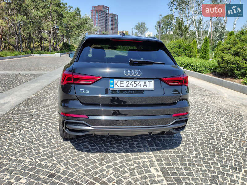 Внедорожник / Кроссовер Audi Q3 2021 в Днепре
