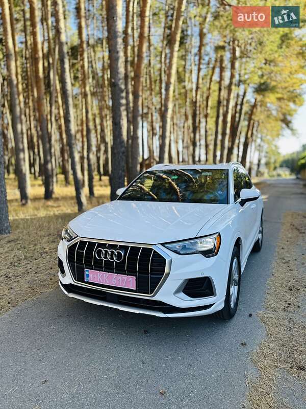 Внедорожник / Кроссовер Audi Q3 2019 в Лубнах