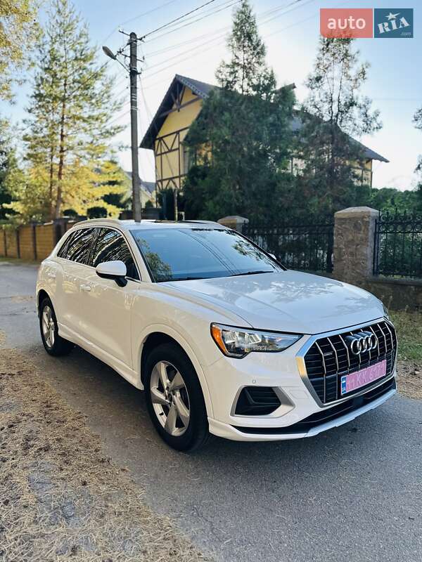 Внедорожник / Кроссовер Audi Q3 2019 в Лубнах