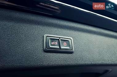 Внедорожник / Кроссовер Audi Q3 2016 в 
