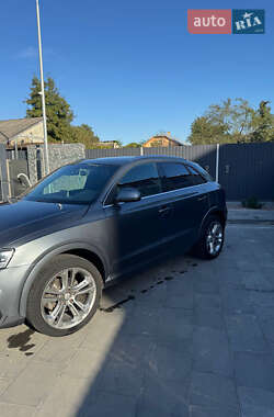 Внедорожник / Кроссовер Audi Q3 2015 в 