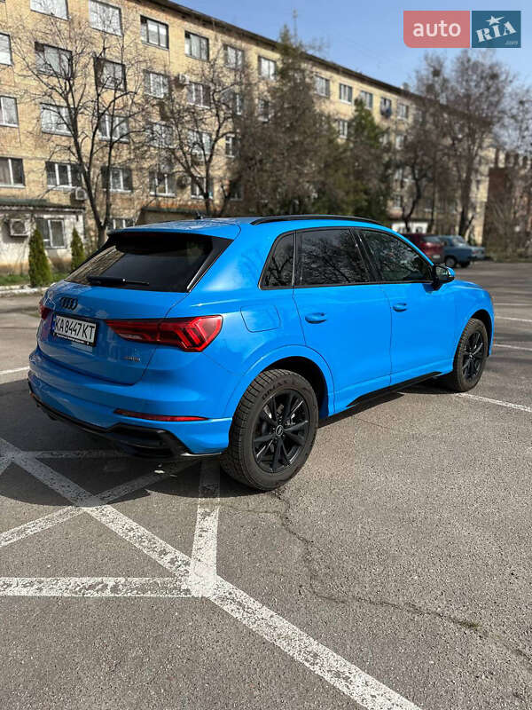 Позашляховик / Кросовер Audi Q3 2022 в Києві